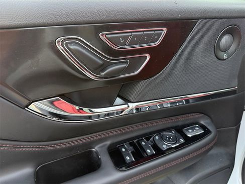 Used 2025 Lincoln Corsair Grand Touring w/ Equipment Group 302A image 18