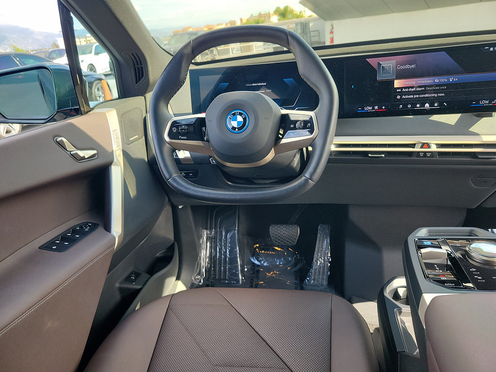 Used 2024 BMW iX xDrive50 w/ Sport Package AWD/4WD image 11