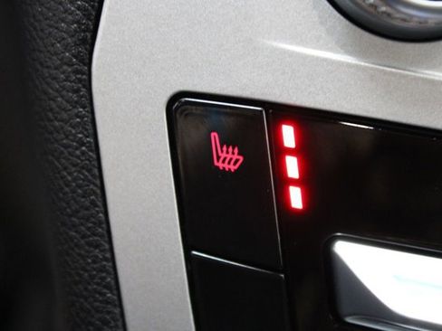 Certified 2022 Ford Explorer XLT w/ Equipment Group 202A image 4