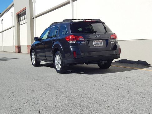Used 2011 Subaru Outback 2.5i Limited w/ PWR Moonroof Pkg image 5