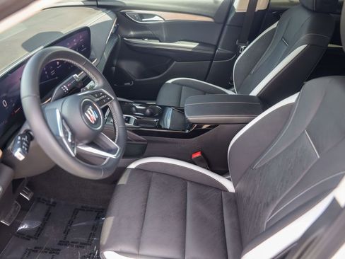 Used 2025 Buick Envision Sport Touring AWD/4WD image 12
