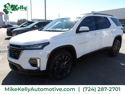 Used 2023 Chevrolet Traverse RS w/ LPO, Floor Liner Package image 3