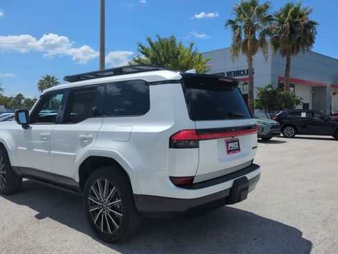 Used 2026 Lexus GX 550 w/ Accessory Package (31) AWD/4WD image 8