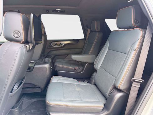 Used 2025 GMC Yukon AT4 w/ AT4 Premium Plus Package AWD/4WD image 19