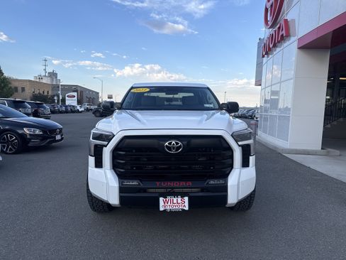 Used 2023 Toyota Tundra SR5 w/ SR5 Convenience Package AWD/4WD image 5