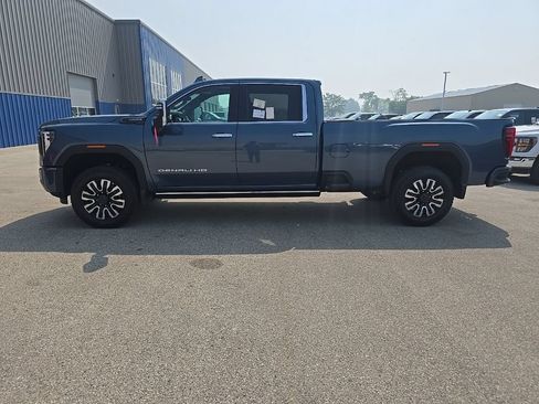Used 2026 GMC Sierra 2500 Denali Ultimate AWD/4WD image 3