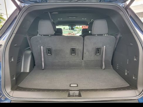 Used 2023 Chevrolet Traverse LT FWD image 27