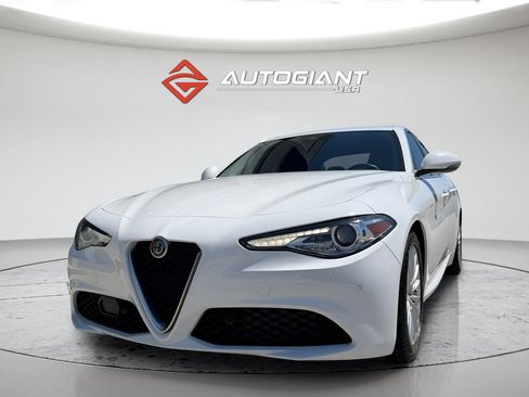 Used 2021 Alfa Romeo Giulia Sprint w/ Active Assist 1 Package RWD image 4