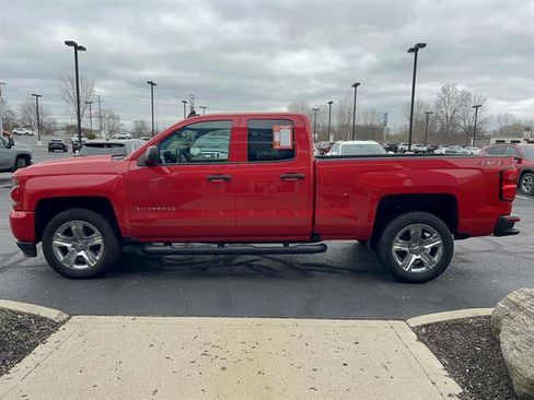 Used 2018 Chevrolet Silverado 1500 Custom w/ Custom Value Package image 4