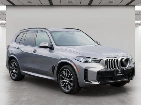 Used 2025 BMW X5 xDrive40i AWD/4WD image 1