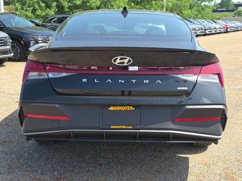 New 2026 Hyundai Elantra SEL FWD image 15