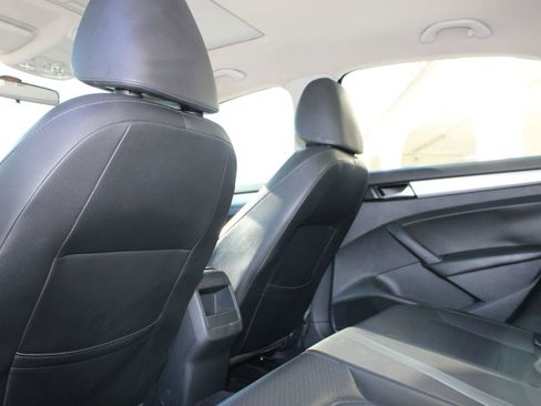 Used 2012 Volkswagen Passat 2.5 SE image 14