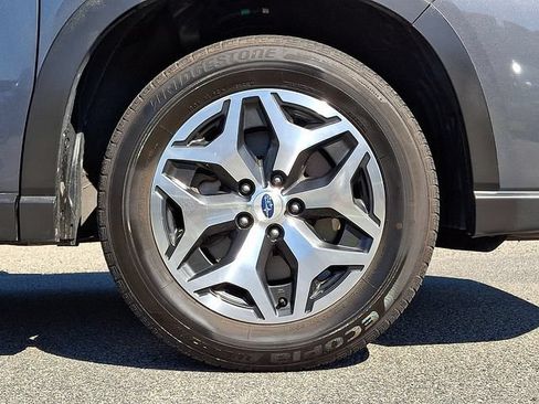 Used 2024 Subaru Forester Premium AWD/4WD image 8