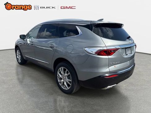 Used 2023 Buick Enclave Premium w/ Experience Buick Package FWD image 5