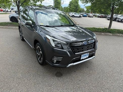Used 2022 Subaru Forester Touring AWD/4WD image 6