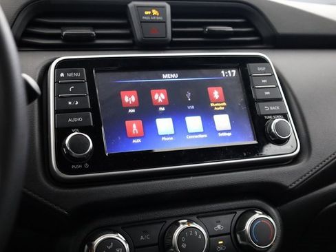 Used 2025 Nissan Versa S w/ Trunk Package image 17