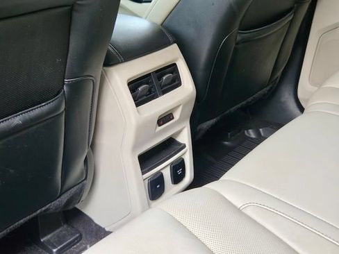 Used 2019 Ford Edge Titanium w/ Equipment Group 301A AWD/4WD image 12
