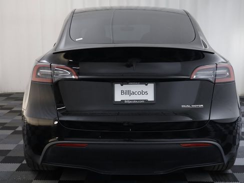 Used 2022 Tesla Model Y Performance image 15