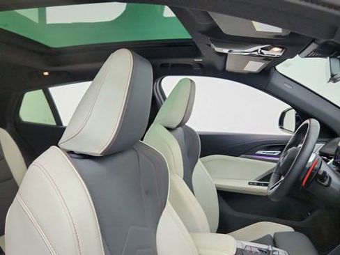 Used 2025 BMW X2 M35i image 21