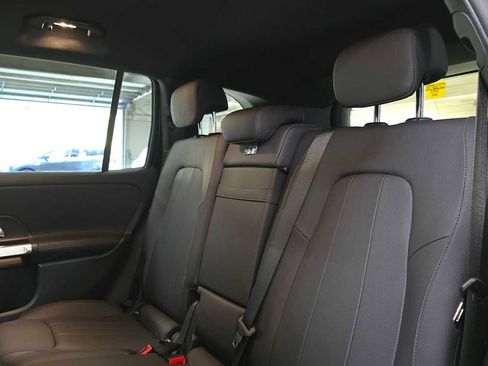 Used 2024 Mercedes-Benz GLB 250 4MATIC image 17