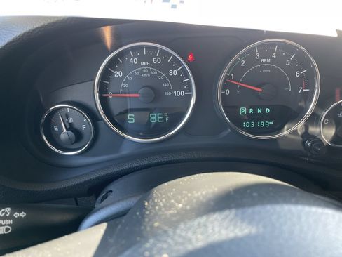 Certified 2018 Jeep Wrangler Sahara w/ Connectivity Group AWD/4WD image 17