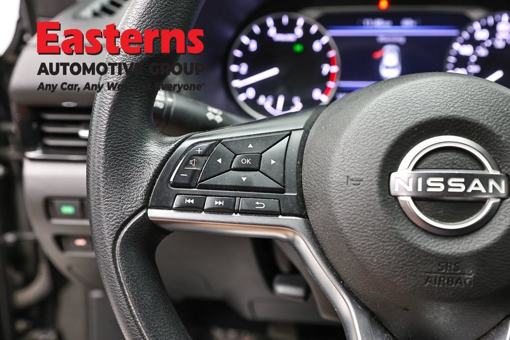 Used 2024 Nissan Sentra SV FWD image 17