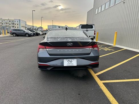 Used 2023 Hyundai Elantra SEL w/ Convenience Package image 6