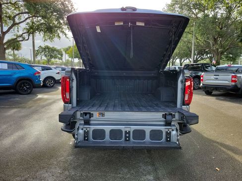 Used 2025 GMC Sierra 1500 Denali w/ Technology Package AWD/4WD image 8