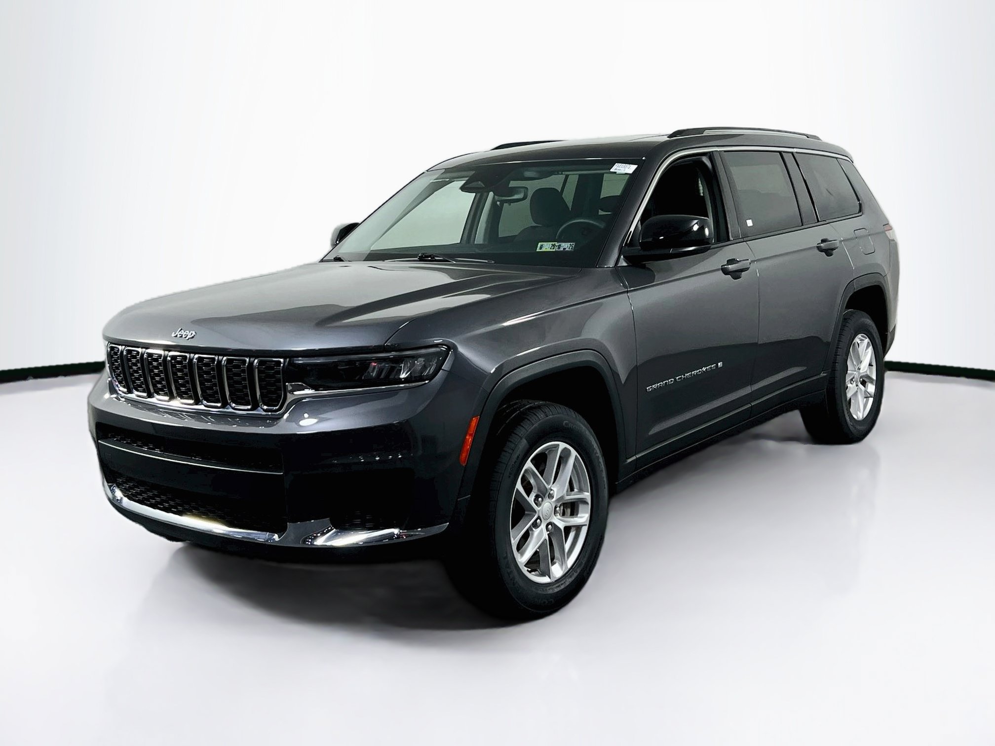 Used 2023 Jeep Grand Cherokee L Laredo w/ Luxury Tech Group I AWD/4WD image 1