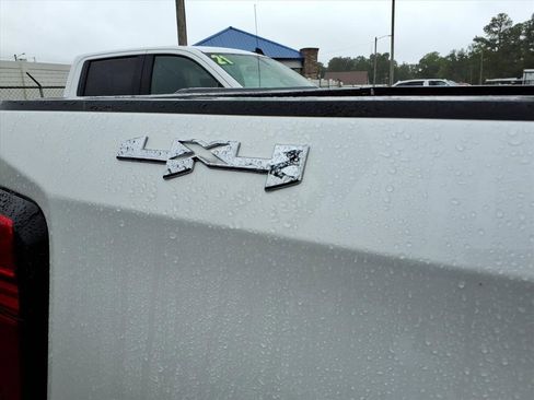 Used 2021 GMC Sierra 1500 SLT w/ SLT Convenience Package image 16