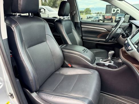 Used 2019 Toyota Highlander Limited AWD/4WD image 25