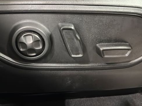 Used 2023 Jeep Grand Cherokee Limited image 22