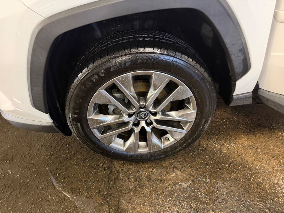 Certified 2019 Toyota RAV4 XLE Premium w/ Cold Weather Package AWD/4WD image 29