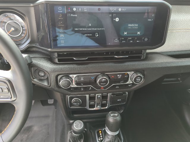 Used 2024 Jeep Wrangler Unlimited Sport AWD/4WD image 9