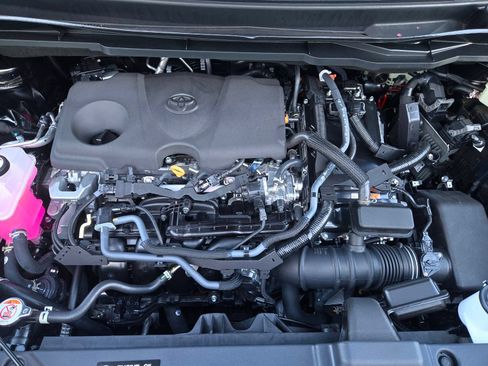 Certified 2026 Toyota Sienna XLE FWD image 27