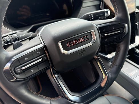 Used 2024 GMC Acadia AT4 w/ Luxury Package AWD/4WD image 17
