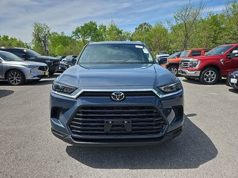 Used 2025 Toyota Grand Highlander AWD image 2