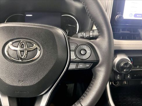 Used 2025 Toyota RAV4 XLE image 24