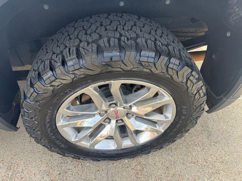 Used 2019 GMC Sierra 1500 SLT w/ SLT Premium Package AWD/4WD image 10