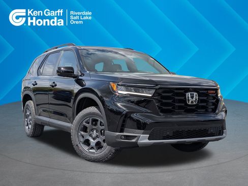New 2025 Honda Pilot TrailSport image 1