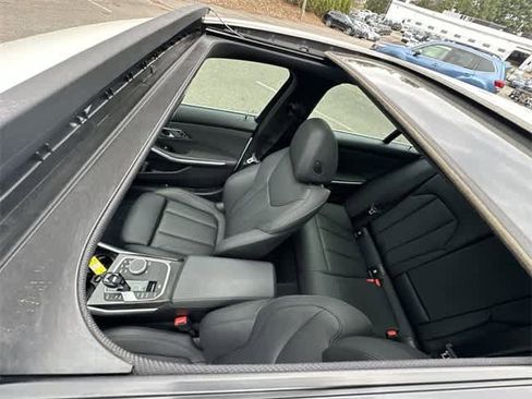 Used 2020 BMW 330i xDrive Sedan w/ Premium Package image 6