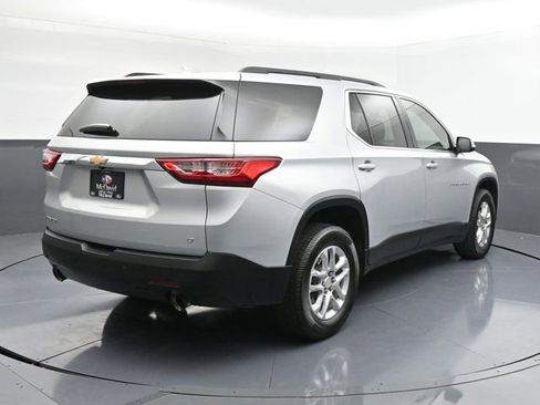 Used 2021 Chevrolet Traverse LT image 8