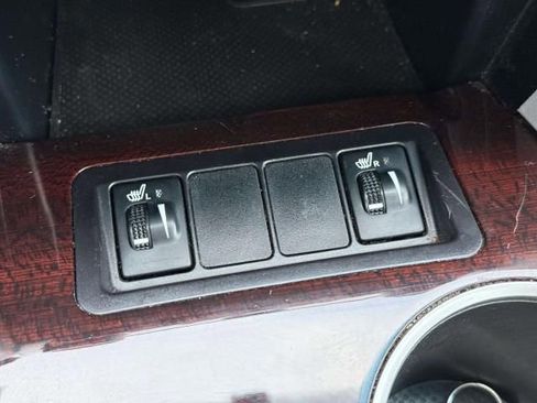 Used 2014 Toyota Camry XLE w/ Leather Package image 28