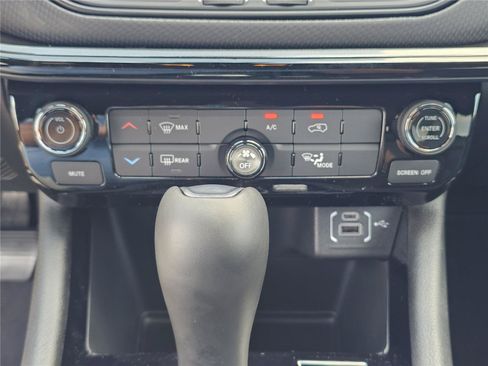 New 2026 Jeep Compass Latitude AWD/4WD image 27