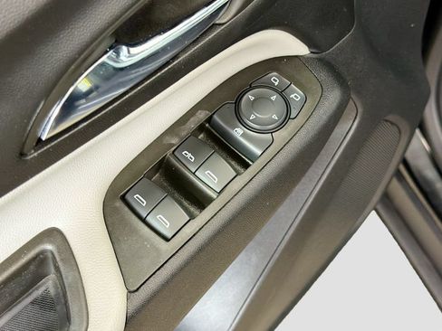 Used 2023 Chevrolet Equinox LS AWD/4WD image 18
