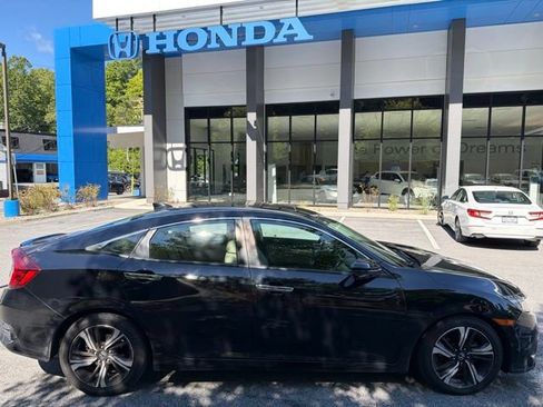Used 2017 Honda Civic Touring image 11