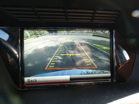 Used 2015 Mercedes-Benz GLK 350 2WD image 29