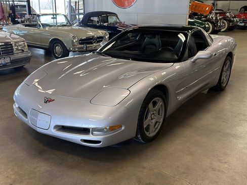 Used 1997 Chevrolet Corvette Coupe w/ Memory Pkg image 10