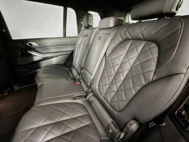 Used 2026 BMW X7 xDrive40i w/ M Sport Package AWD/4WD image 26