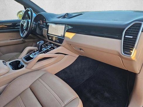 Used 2020 Porsche Cayenne image 22